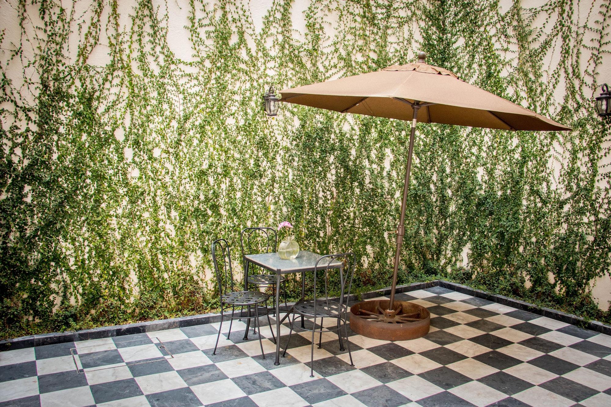 Gertrudis Hotel 4*